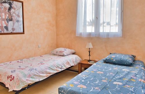 Bompas House | Nice spacious house with garden and swimming pool