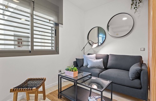 La Merced Apartment | Nice Stay Studio Two Sidewalks