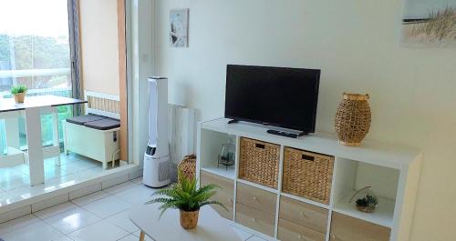 La Faviere Apartment | Nice Studio With Balcony At 7 Min From The Beach