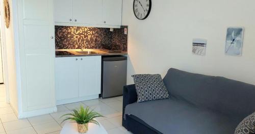 La Faviere Apartment | Nice Studio With Balcony At 7 Min From The Beach