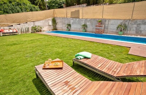 Triana Apartment | Nice studio with pool (16 * 3m salt water/no chlorine), Wifi and garden