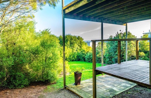 Apollo Bay House | Nicks House · Apollo Ocean Blue FREE WI-FI