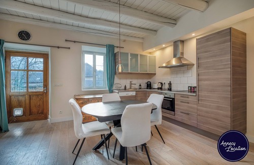 Echarvines Apartment | Nid des Fontaines – Elegant 2-Bedroom Apartment