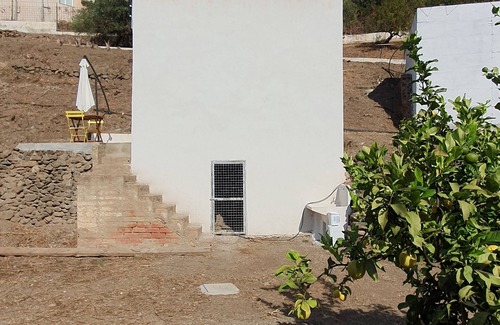 Rio Velez House | Nido de amor for couples! In a quiet orchard. Swimming pool. Wifi