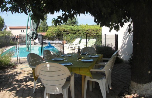 Nages-et-Solorgues Villa | NIMES 12 km, VILLA SPACIEUSE PISCINE 4 to 6 P.