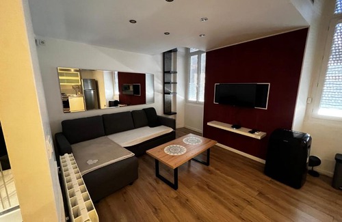 Quartier Administrations Apartment | NIMES Superbe appartement duplex climatisée