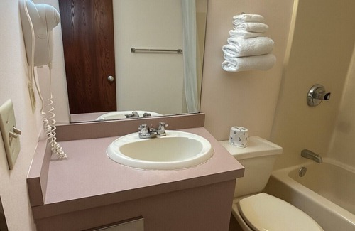 Nisswa Bed & Breakfast | Nisswa Hotel & Suites – King Jacuzzi Suite #112