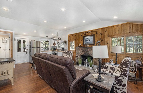 Estes Park Cabin | Niwot Cabin - Rustic Cabin Inside Rocky Mountain National Park -22-ZONE3298