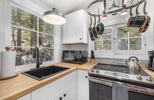 Estes Park Cabin | Niwot Cabin - Rustic Cabin Inside Rocky Mountain National Park -22-ZONE3298