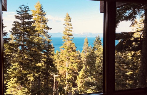 Tahoma Cabin | nnCharming 3-bedroom cabin with fitness room and WiFi in delightful Rubicon bay