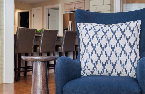 Sheboygan House | nnLuxury Downtown Sheboygan 4BR-2.5 Bath - 3 min walk to beach - Lakeside Legacy
