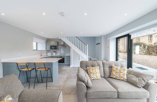 Ingleton Cottage | NO 1 THE COACH HOUSE, pet friendly in Thornton In Lonsdale