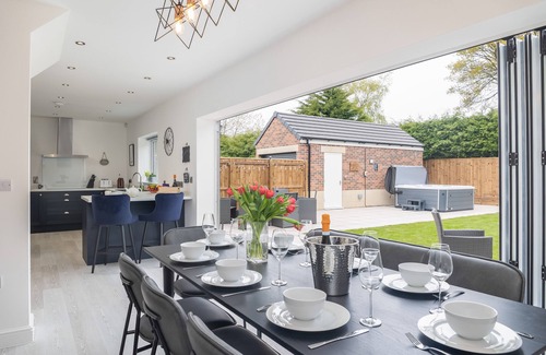 Guisborough House | No 2 The Paddock