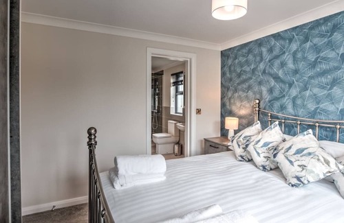 Mary Tavy House | No 31 Foxglove Lodge with Hot Tub