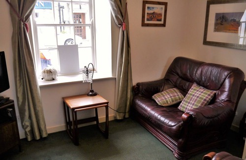 Gatehouse-of-Fleet Cottage | No 4 Fleet Street - a house that sleeps 3 guests in 2 bedrooms
