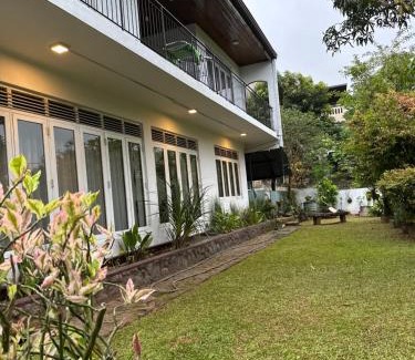 Anniwatta House | No 44,Anniewatte Road