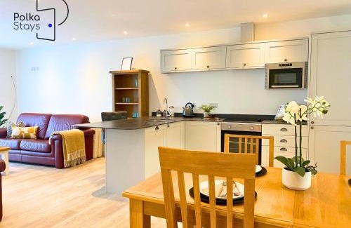 Lytham St. Anne's House | No 6 PolkaStays Ivy Farm Orchard Suite