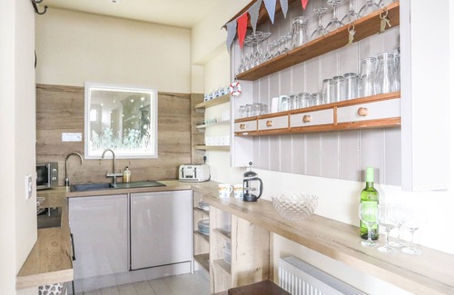 Beaumaris House | NO 62, family friendly, character holiday cottage in Beaumaris