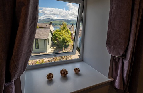 Beaumaris House | No. 66 : Stylish 3‑Bed Cottage in Beaumaris | Managed by Anglesey Holiday Lettings