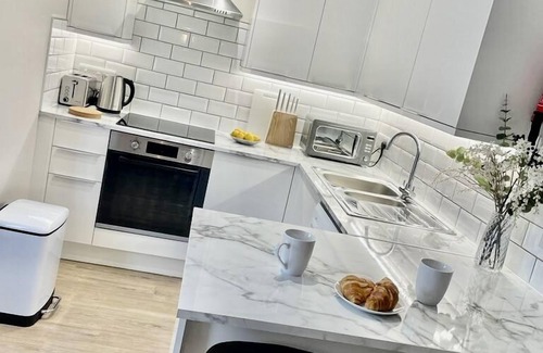 Mill Road Apartment | No 73 Aparthotel by condokeeper
