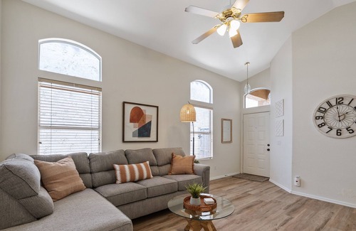 Arrowhead Sunrise House | No Cleaning Fee | Bright, Clean, Stylish