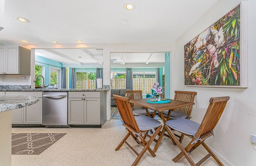 Englewood House | 🐬NO DAMAGES, ACCEPTING BOOKINGS, New Private Heated Pool and Hot Tub🐬