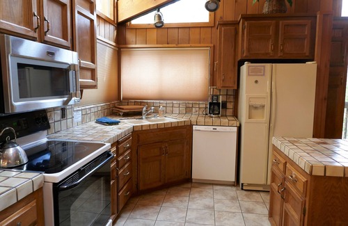 North Wawona House | NO PARK RESERVATIONS NEEDED! INSIDE YOSEMITE PK FRANK LLOYD WRIGHT INSPIRED HOME