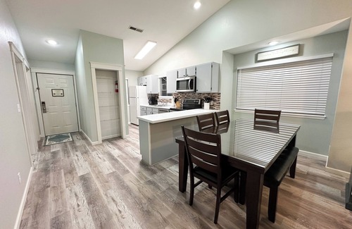 Indian Point Condo | NO STEPS Lakeview Top Floor Blue Bird Retreat