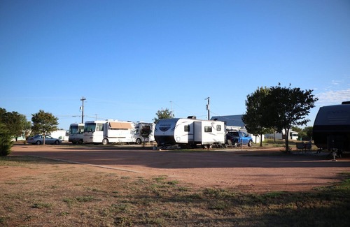 Kingsland RV Rental | Noble RV #4