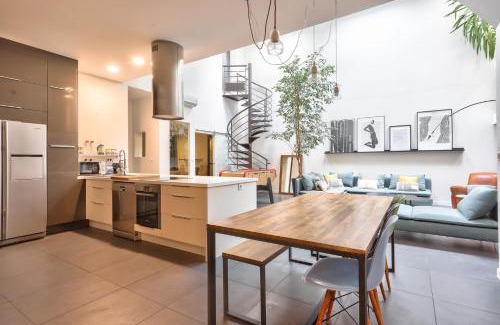 Zola Apartment | NOCNOC Loft L'atypique - 185m2 Centre de Nantes