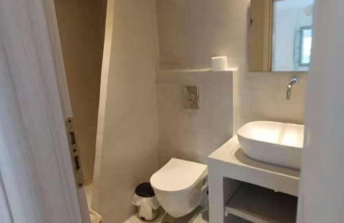 Fira Apartment | Nolis White Fira