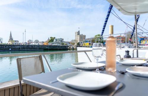 La Rochelle City Centre Boat Rental | Nomad