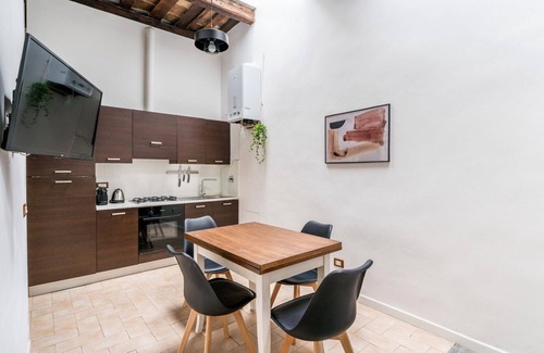 Rione VII Regola Apartment | Nora's Home, Charmy Apt in the Heart of Trastevere
