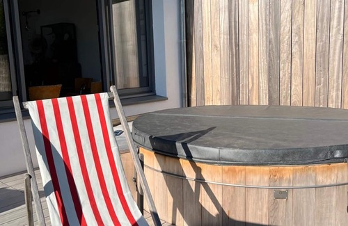 Vannes House | Nordic bath - Vannes center in dead-end street - south garden - QUIET - 4 BEDROOMS