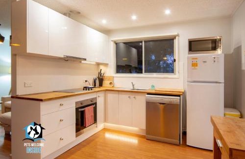 Port Elliot House | Nordic Retro Beach House at Port Elliot
