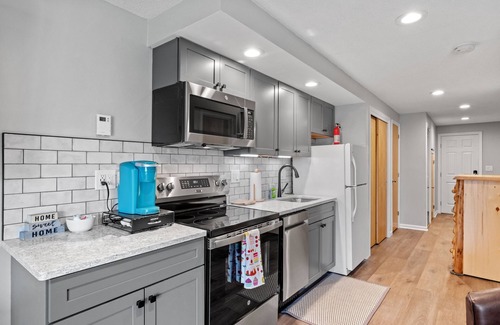 Bartlett House | Nordic Village Condo Sleeps 8