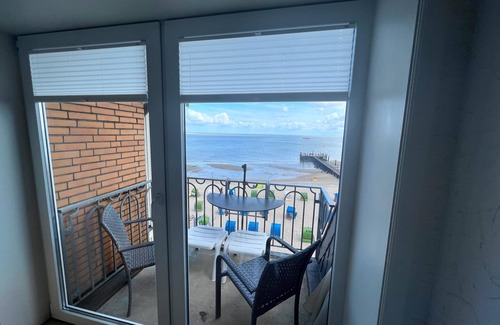 Wyk auf Foehr Apartment | Nordland Appartments - Apartment Alsen - Directly by the sea, you can't get any closer!