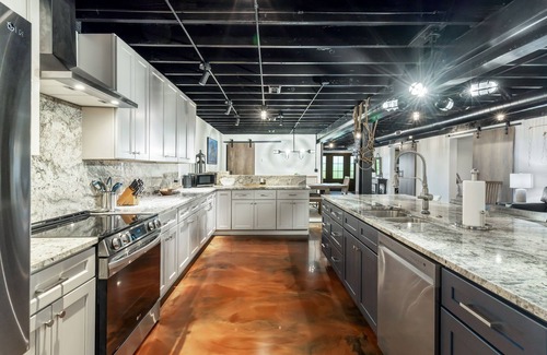 La Follette House | Norris Lake Stooksbury Lodge Perfect for Side by Side’s, Families, and Fishing!