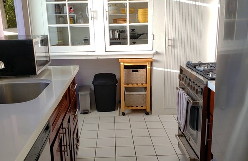 Berkeley Condo | North Berkeley 1bd/1ba condo with View- Steps to Campus, BART, Cafes, Shops