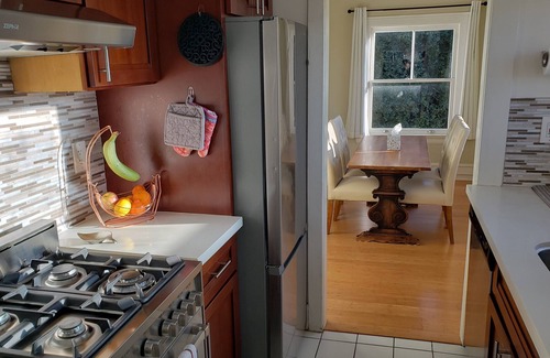 Berkeley Condo | North Berkeley 1bd/1ba condo with View- Steps to Campus, BART, Cafes, Shops