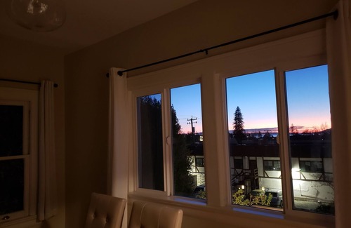 Berkeley Condo | North Berkeley 1bd/1ba condo with View- Steps to Campus, BART, Cafes, Shops