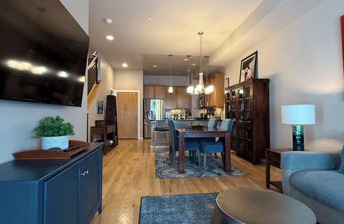 Boulder House | North Boulder Modern Luxury Condo