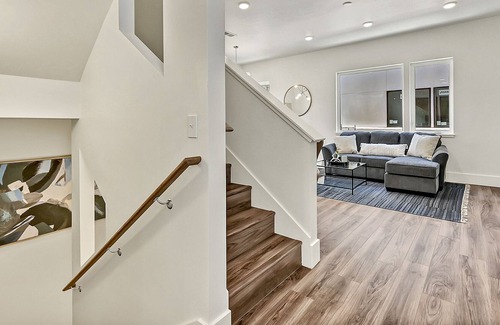 Veterans Park House | North End Townhouse with Foothills Views, walkable to Whitewater Park & Downtown