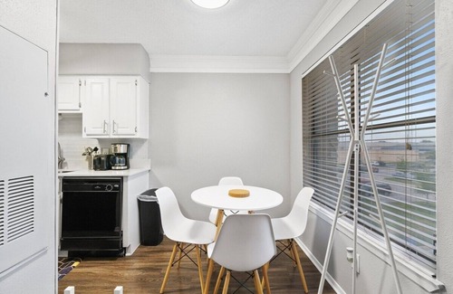 Brentwood Apartment | North Lamar Gem Apartment: Pool, BBQ and Workspace