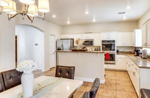 North Las Vegas House | North Las Vegas Home with Hot Tub - 14 Mi to Strip!