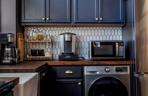 Bountiful Cottage | North Salt Lake Escape w/Hot Tub and Claw foot Soaking Tub