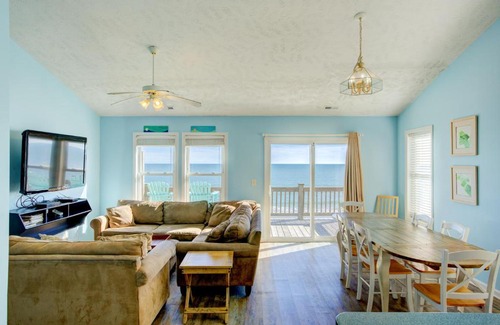 Surf City House | North Shore Oasis