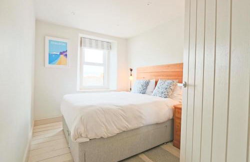Shaldon House | North View cottage. Shaldon village.