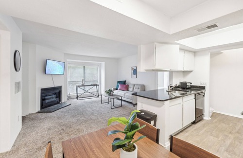Winston - Salem Apartment | Northcliffe 1107 I Fully Furnished 2 Bedroom 2 Ba
