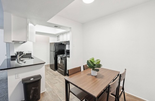 Winston - Salem Apartment | Northcliffe 1107 I Fully Furnished 2 Bedroom 2 Ba